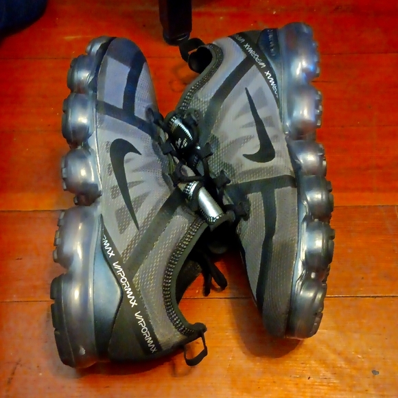 NIKE AIR VAPORMAX 2019 'GHOST BLACK' SZ 10 AR6631-004 - Picture 5 of 8